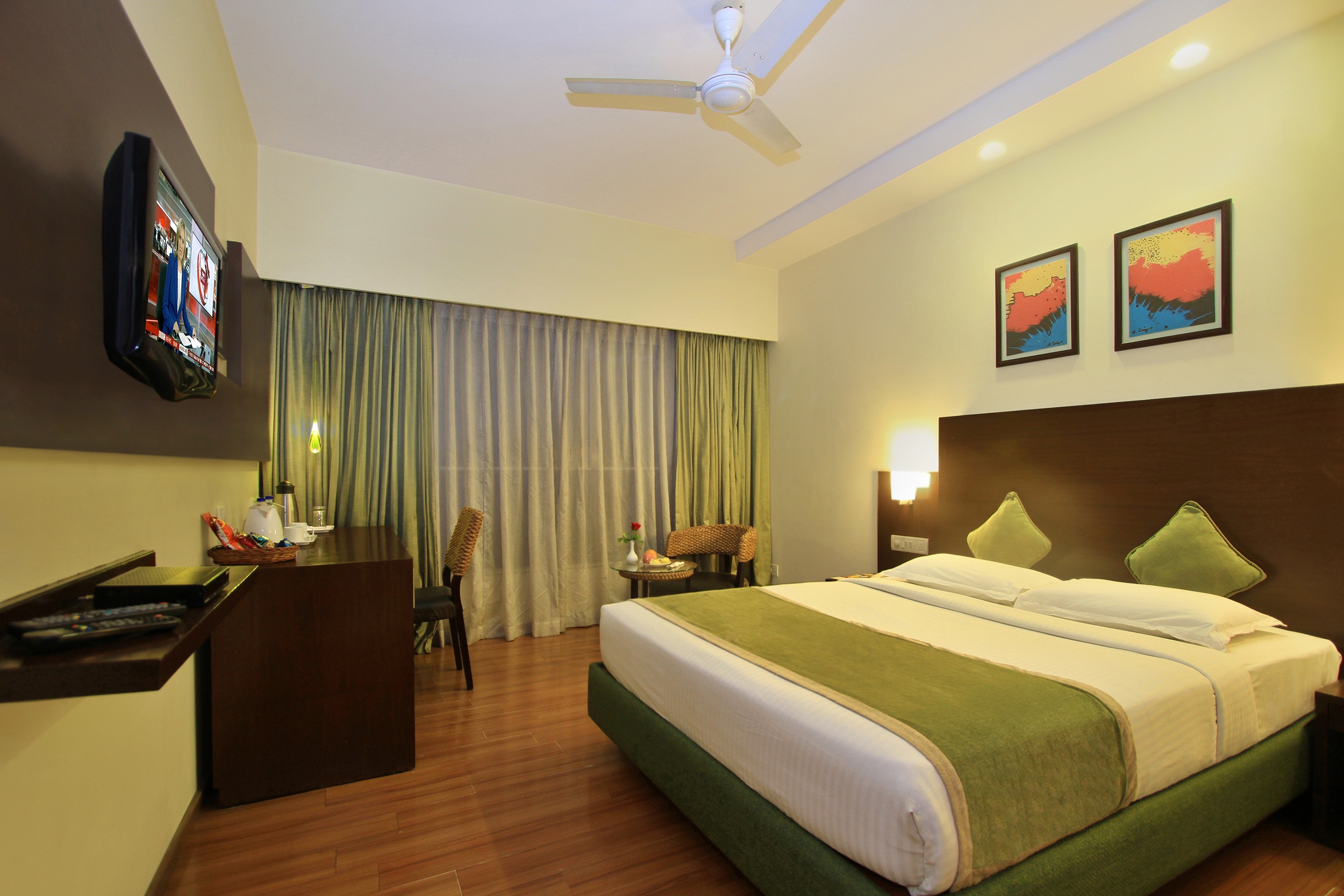 Deluxe Rooms at La Sara Hometel, Indiranagar 11